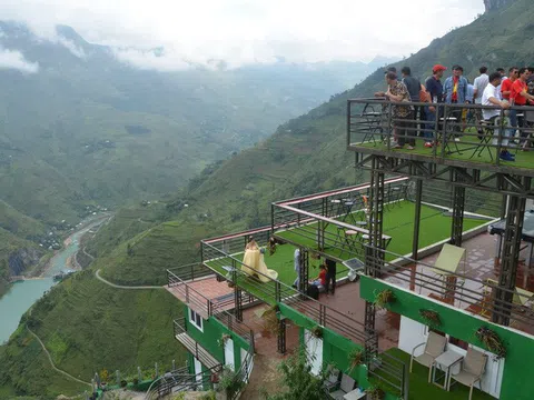 Hà Giang tạm dừng hoạt động công trình vi phạm trên đèo Mã Pì Lèng