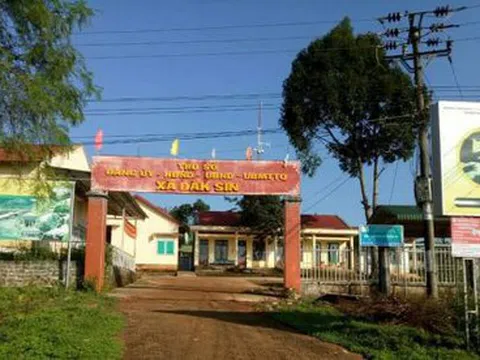 Đắk Nông: Nữ chủ tịch xã bị cách chức vì sử dụng bằng cấp 3 giả