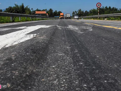 Đường 34.500 tỷ 'đánh bẫy' người đi đường do sụt lún