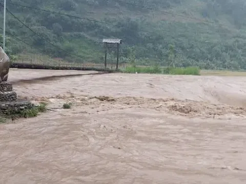Mưa lũ tại Sơn La làm 1 người tử vong, hàng trăm ngôi nhà bị ngập, tốc mái