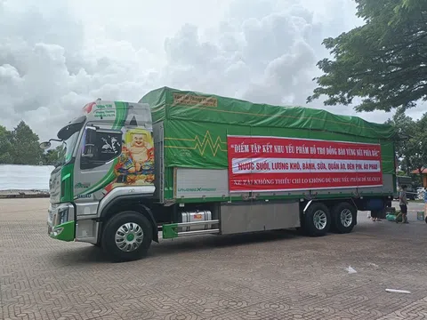 Những chuyến xe 0 đồng, chở 'tấm lòng' người Nam, Trung Bộ về vùng lũ lụt
