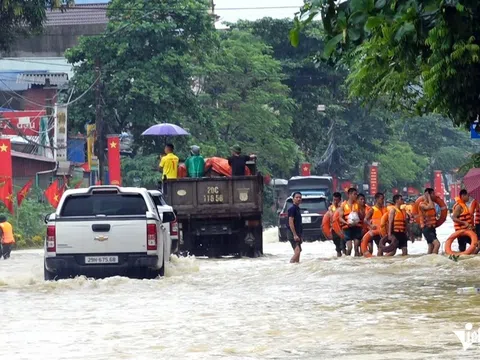 Quân đội, công an căng mình giúp người dân Thái Nguyên khắc phục hậu quả sau bão