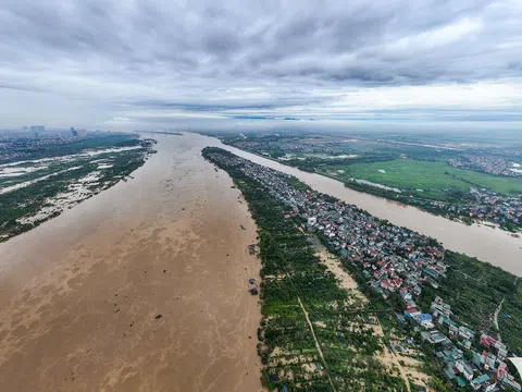 Lũ đặc biệt lớn trên sông Thao, mức lũ sông Hồng sẽ đạt đỉnh vào trưa nay