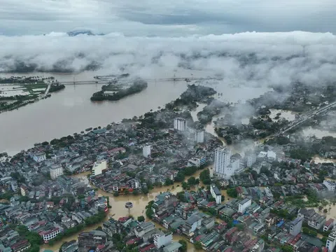 Thành phố Tuyên Quang ngập trong nước lũ, có nơi mực nước gần 2m