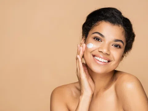 Có nên sử dụng kem chống nắng làm kem lót nền trang điểm?