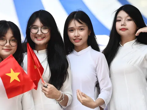 Các trường được thu tiền học thêm như thế nào?