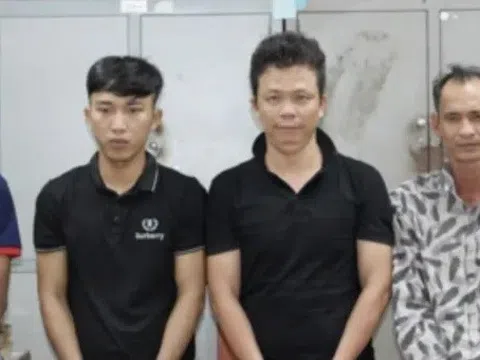 Bắt giữ 4 đối tượng cướp giật vé số của người tàn tật