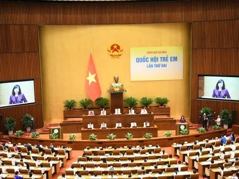 Bộ trưởng Bộ Y tế hỏi, 100% đại biểu 'Quốc hội trẻ em' muốn cấm thuốc lá điện tử, nung nóng