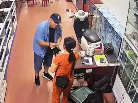 Nhóm người nước ngoài vờ đổi tiền rồi chiếm đoạt tài sản tại Ninh Bình