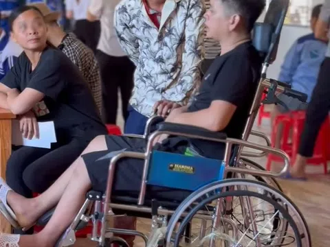 Cuộc hội ngộ cảm thương của hai người đàn ông Làng Nủ mất hết người thân