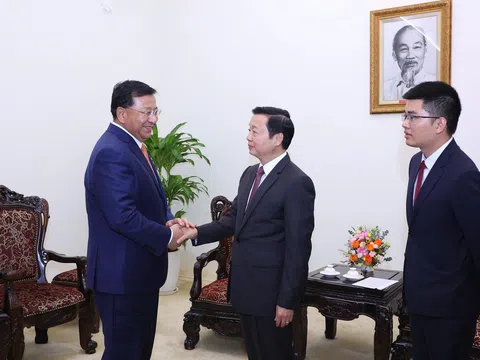 Công ty đường sắt Trung Quốc muốn hợp tác với Việt Nam xây cảng biển, sân bay