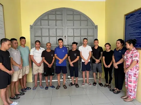 Bắt nhóm sản xuất pháo ngay trong khu trọ rồi rao bán trên mạng