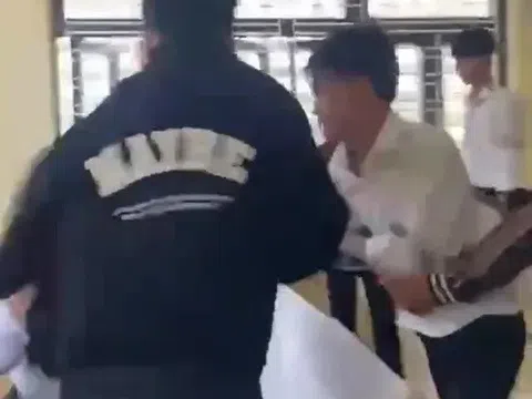 Quảng Bình: Nam sinh lớp 11 bị đánh trong lớp dẫn đến nhập viện