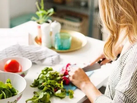 7 thực phẩm gây mất ngủ, lão hóa nhanh