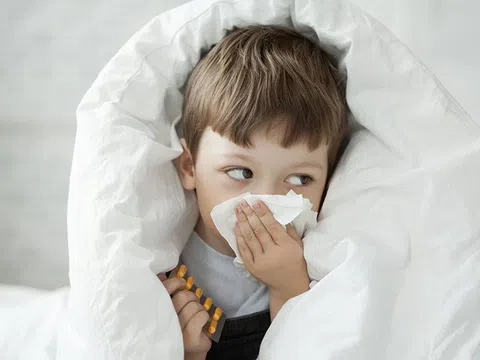 Những lưu ý khi chăm sóc trẻ bị cúm