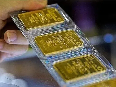 Vàng thế giới lao dốc, vàng trong nước ‘bay’ nửa triệu đồng/lượng