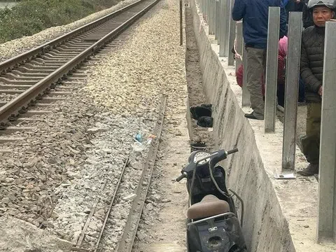 Băng qua đường sắt, 2 nữ cán bộ bệnh viện bị tàu hỏa tông tử vong