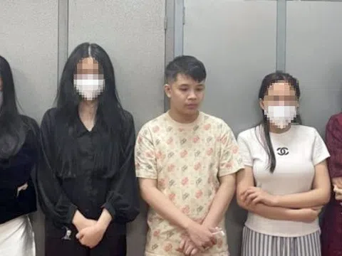 Bắt "tú ông" điều hành mại dâm có người mẫu, diễn viên, ca sĩ