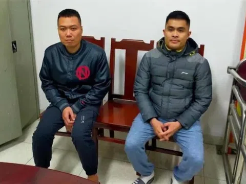 Lời khai của 2 kẻ đi xe máy tạt đầu ô tô, đánh người ở đường Vành đai 2 trên cao