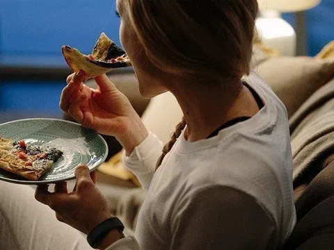 Muốn ngủ ngon giấc, hãy nói “không” với các thực phẩm này vào bữa khuya