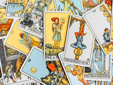 Những lời tiên tri đến từ "Tarot" khiến giới trẻ lo lắng