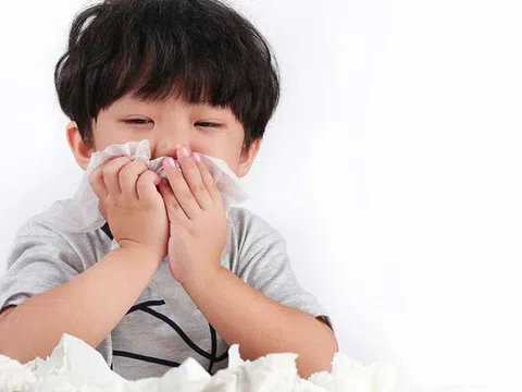 Lý do khiến trẻ dễ mắc viêm phổi trong mùa hè cha mẹ cần lưu ý