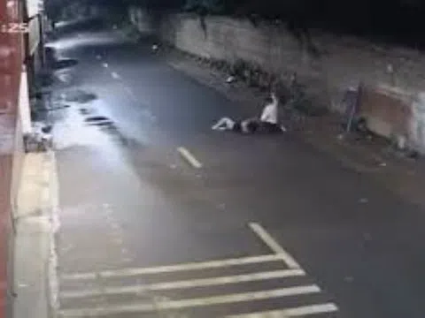 Hà Nội: Điều tra vụ cô gái bị đâm nhiều nhát và tử vong trong đêm