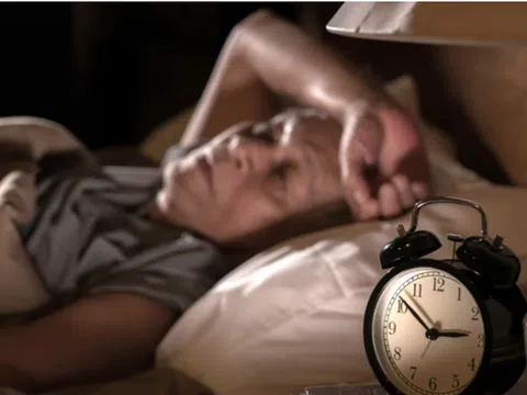 Mất ngủ ở người già phải làm sao?