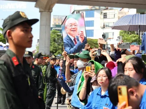 Nhân dân không bao giờ yêu kính sai người