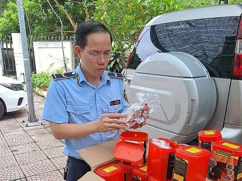 Phát hiện 400 mặt nạ chống độc không rõ nguồn gốc xuất xứ