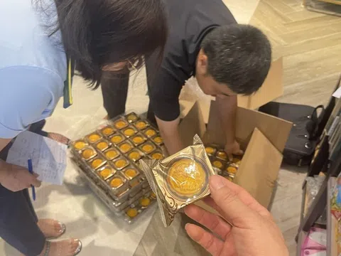 Hà Nội: Tạm giữ nhiều bánh, kẹo nghi nhập lậu dịp Trung thu