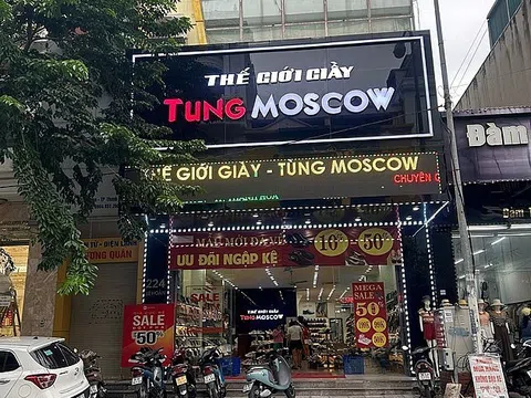 Cửa hàng "Thế giới giầy Tùng MOSCOW" bày bán nhiều hàng hóa giả mạo nhãn hiệu
