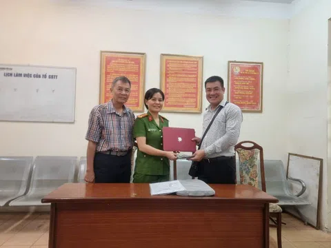 Phường Yên Hòa, quận Cầu Giấy, Hà Nội: Tổ Trưởng dân phố trả lại hơn 70 triệu đồng cho người đánh rơi