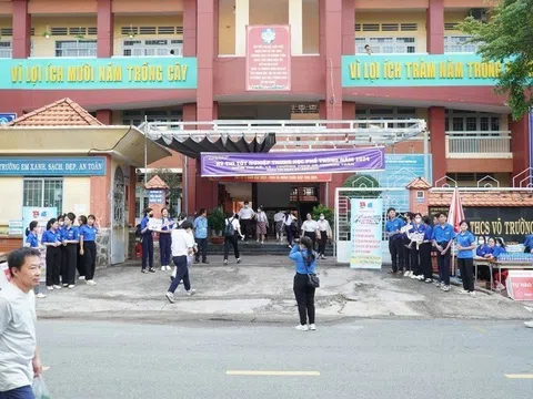 Vụ thầy giáo bị "tố" dâm ô nữ sinh ở Bình Dương: Kết quả xác minh ban đầu