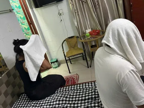 Bắt quả tang nam thanh niên 19 tuổi mua bán dâm trong nhà nghỉ