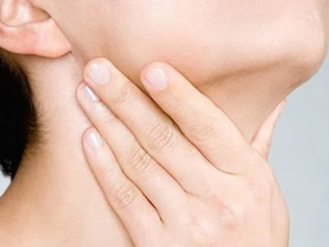 Nuốt đau, nuốt khó cảnh giác với ung thư thực quản