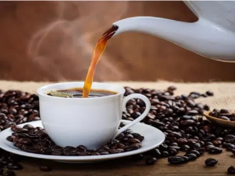 Uống cà phê có giúp thải axit uric ra khỏi cơ thể không?