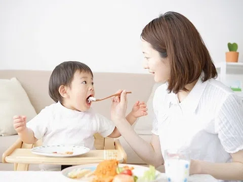 3 sai lầm khi nuôi dưỡng và chăm sóc trẻ cha mẹ cần biết