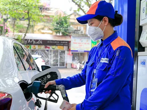 Ngày mai, giá xăng có thể giảm sâu, kéo dài chuỗi giá thấp