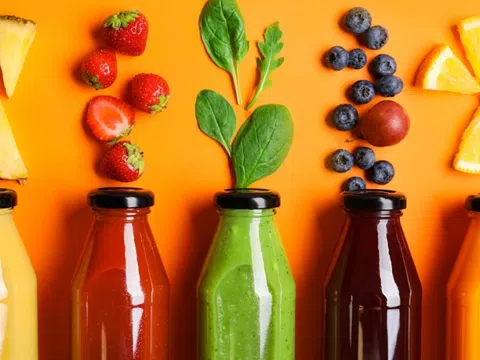 Những ai nên hạn chế uống nước ép trái cây?