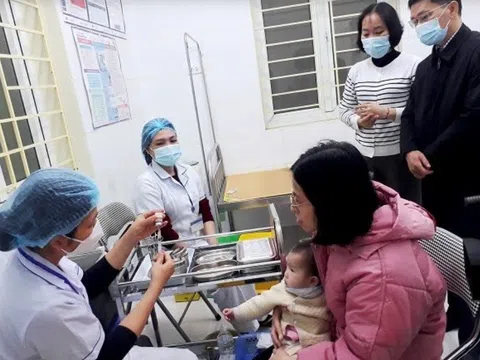 Hà Nội quyết liệt triển khai chiến dịch tiêm vaccine sởi cho trẻ