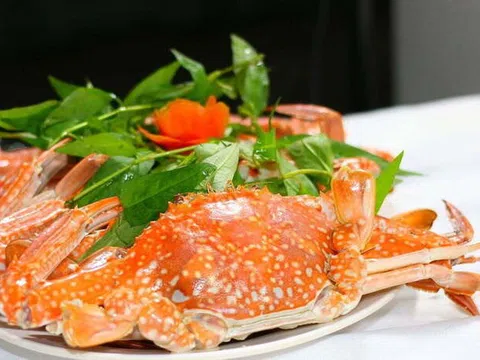 Luộc cua ghẹ nên dùng nước nóng hay nước lạnh?