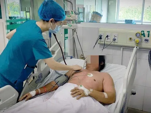 Ở người lớn, những đối tượng nào có nguy cơ cao mắc và biến chứng nặng do Sởi?