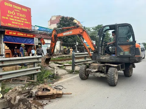 Hà Nội đóng 5 lối đi tự mở trên tuyến đường sắt Bắc - Nam qua thị trấn Văn Điển