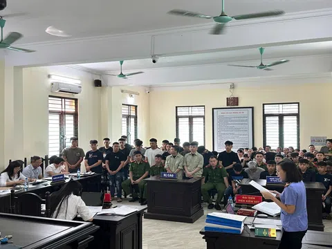 Xét xử 19 bị cáo gây rối trật tự công cộng