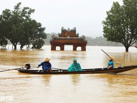 Bộ GD&ĐT ra công điện về việc tập trung ứng phó, khắc phục hậu quả do mưa lũ tại khu vực Trung Bộ