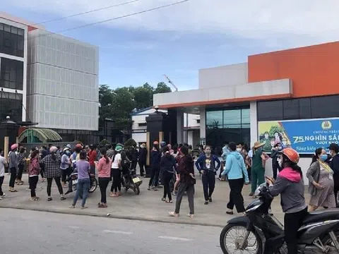 Nghi Sơn - Thanh Hóa: Cần nhanh chóng khắc phục trạng hàng nghìn công nhân tập trung lấy mẫu xét nghiệm, tiềm ẩn nguy cơ bùng phát dịch bệnh