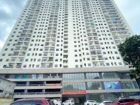 Nhiều người dân Lào Cai bàng hoàng khi chứng kiến bé trai 5 tuổi rơi từ tầng 15 chung cư