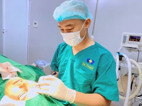 Bác sỹ Lê Việt Hưng: “Món quà quý giá nhất với các bác sỹ là chứng kiến người bệnh vượt qua giây phút sinh tử”