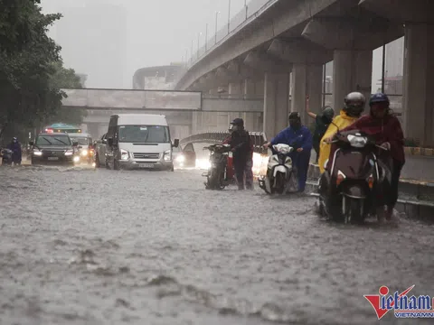 Thời tiết Hà Nội 3 ngày tới: Mưa giông rải rác rồi 'đổ' xối xả diện rộng